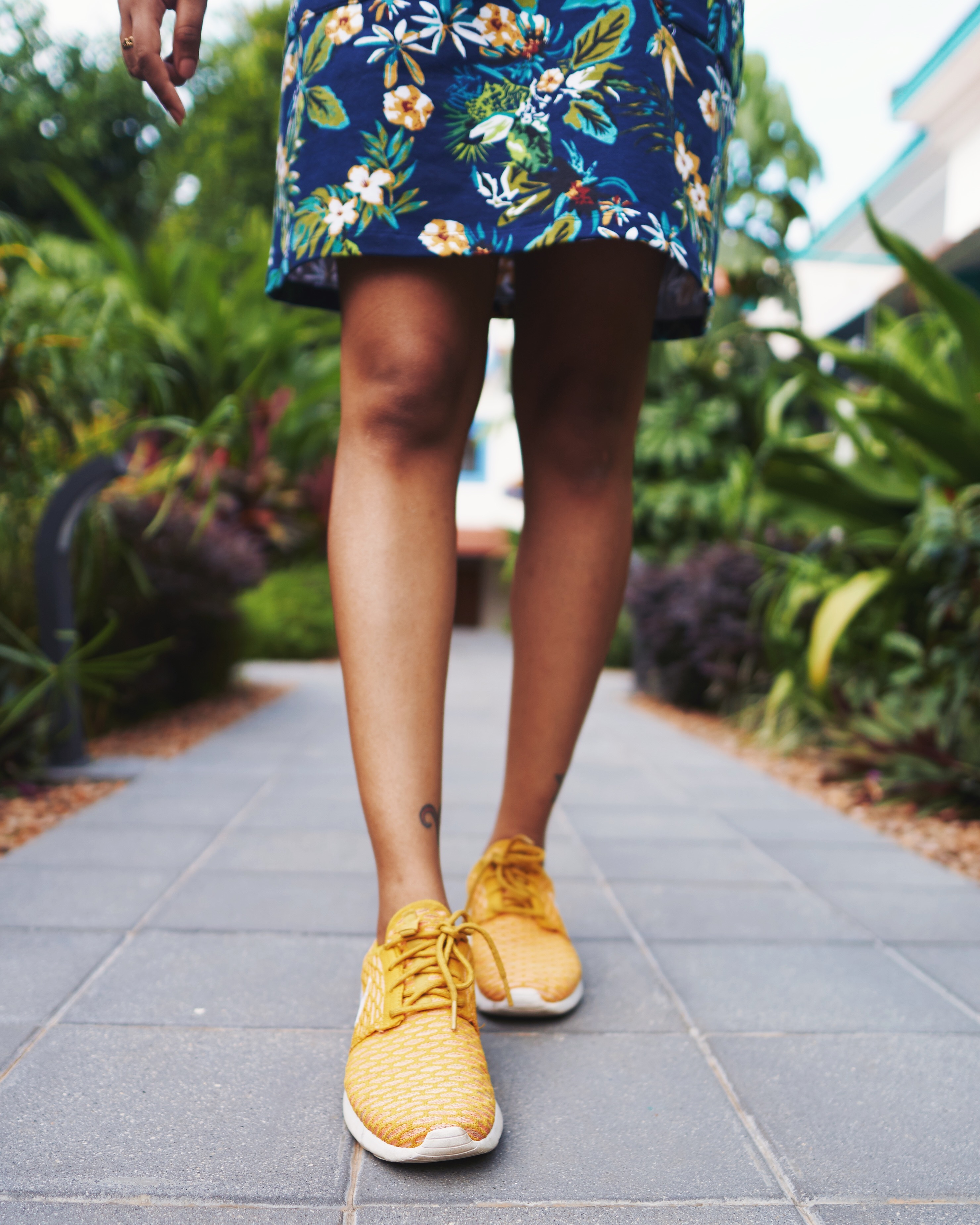 blend in | a laidback tropical vacation look