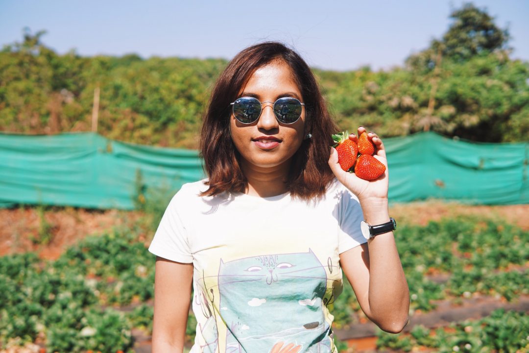 Weekend Getaway to Mahabaleshwar | Strawberry Farms, Picking