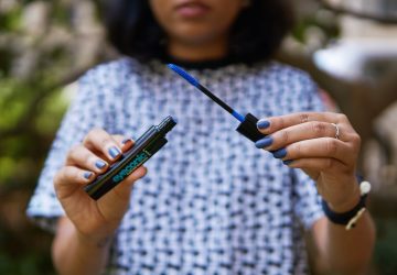 Lakmé Eyeconic Curling Mascara Royal Blue