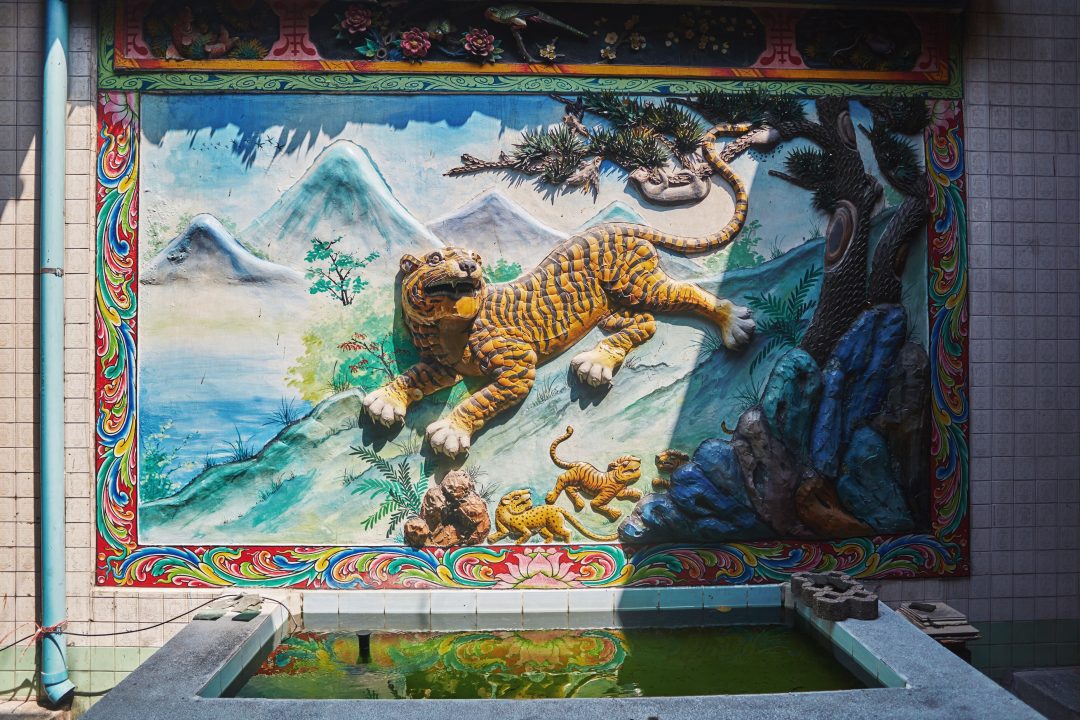 leng buai ia shrine bangkok