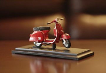 little red vespa