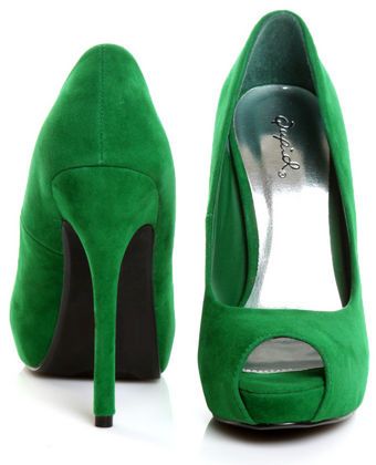 How to Wear Greenery Color of the Year